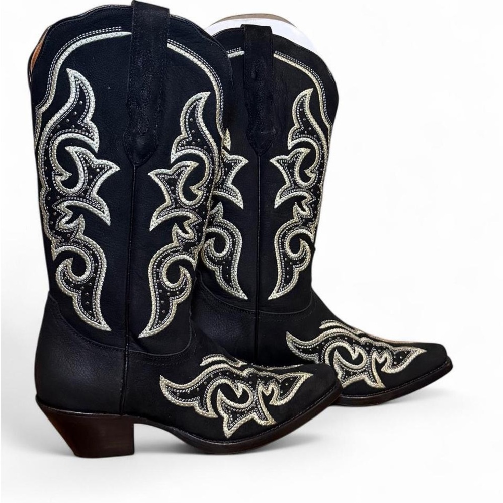 Buck and Brana Embroidered Women’s Cowboy Boots